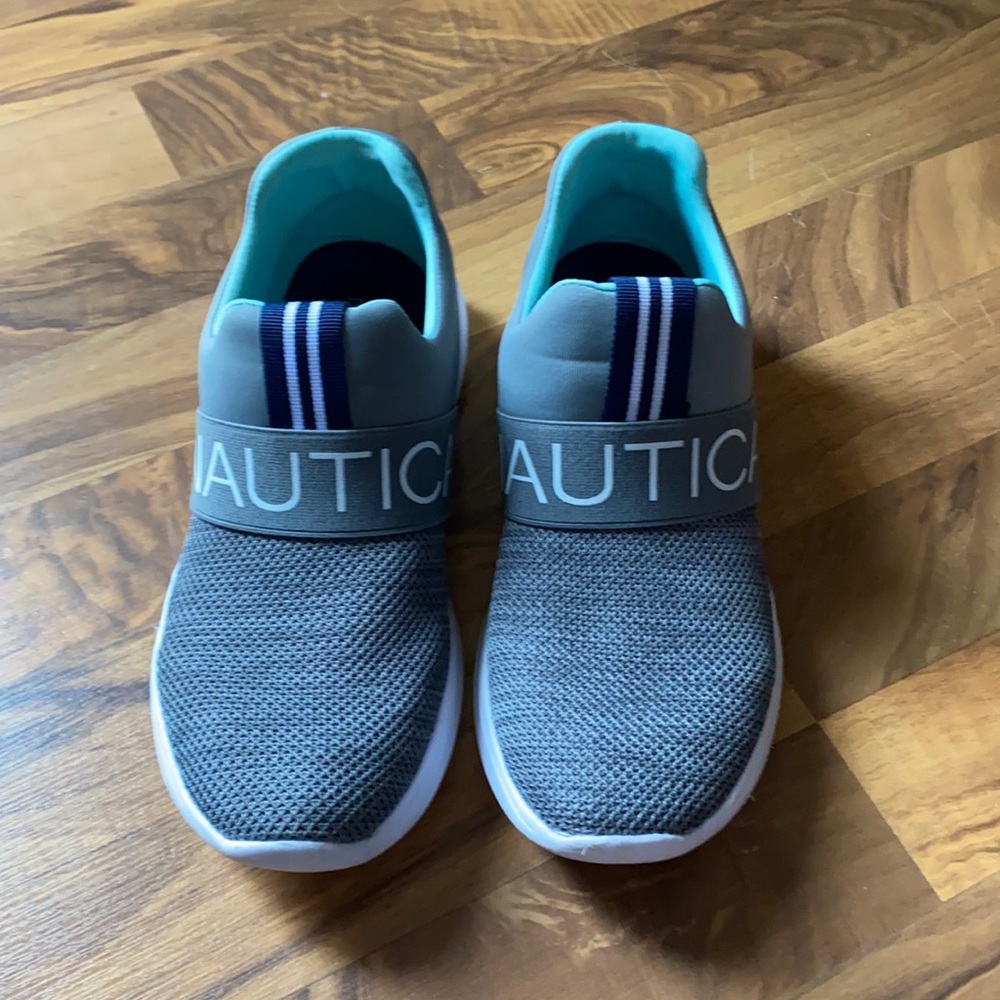 Nautica tennis shoes